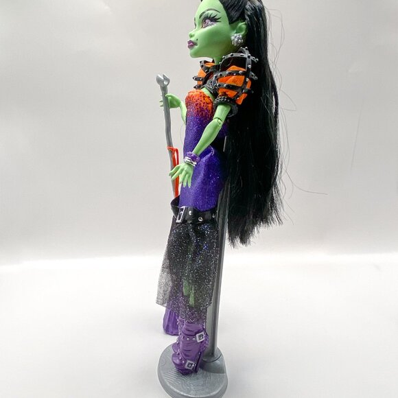 Monster High Casta Fierce Doll *Near Complete* w/ Broom + Outfit - Picture 3 of 5